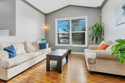 95 Jepsen Crescent, Red Deer, AB - Indoor Photo Showing Living Room