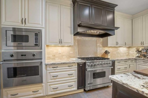 24 Sawyer Close, Red Deer, AB - Indoor Photo Showing Kitchen With Upgraded Kitchen