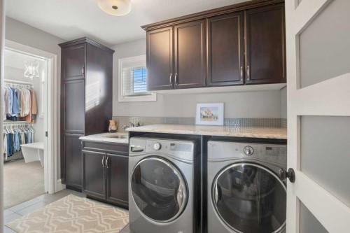 24 Sawyer Close, Red Deer, AB - Indoor Photo Showing Laundry Room