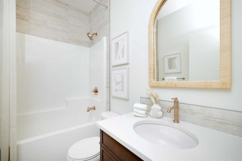9 Shawnee Passage Sw, Calgary, AB - Indoor Photo Showing Bathroom