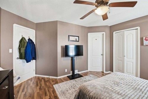 66 Jack Crescent, Red Deer, AB - Indoor Photo Showing Bedroom