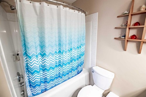 66 Jack Crescent, Red Deer, AB - Indoor Photo Showing Bathroom