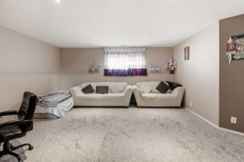 66 Jack Crescent, Red Deer, AB - Indoor Photo Showing Bedroom