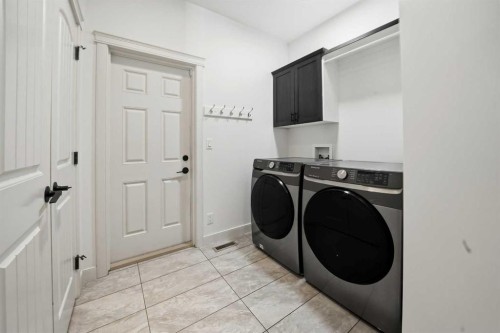 118 Viscount Drive, Red Deer, AB - Indoor Photo Showing Laundry Room