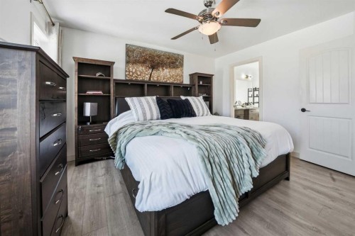 118 Viscount Drive, Red Deer, AB - Indoor Photo Showing Bedroom