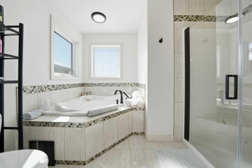 118 Viscount Drive, Red Deer, AB - Indoor Photo Showing Bathroom