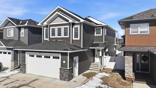118 Viscount Drive, Red Deer, AB - Outdoor With Facade