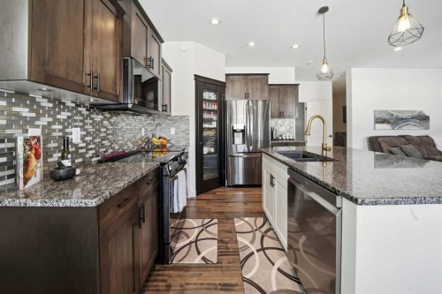 118 Viscount Drive, Red Deer, AB - Indoor Photo Showing Kitchen With Stainless Steel Kitchen With Double Sink With Upgraded Kitchen