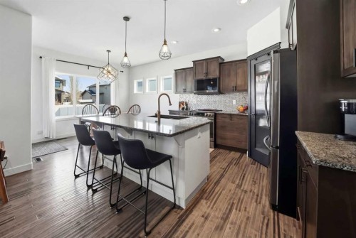 118 Viscount Drive, Red Deer, AB - Indoor Photo Showing Kitchen With Stainless Steel Kitchen With Upgraded Kitchen