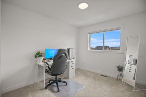 178 Ava Crescent, Blackfalds, AB - Indoor Photo Showing Office