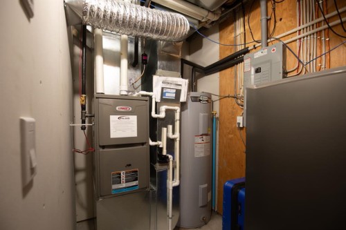 178 Ava Crescent, Blackfalds, AB - Indoor Photo Showing Basement