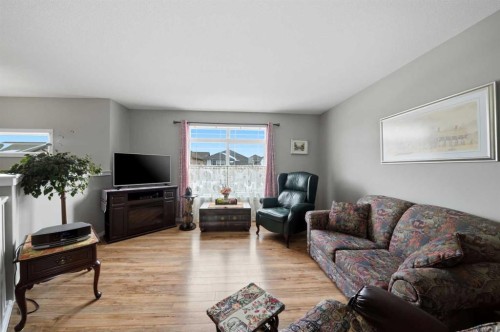146 Truant Crescent, Red Deer, AB - Indoor Photo Showing Living Room