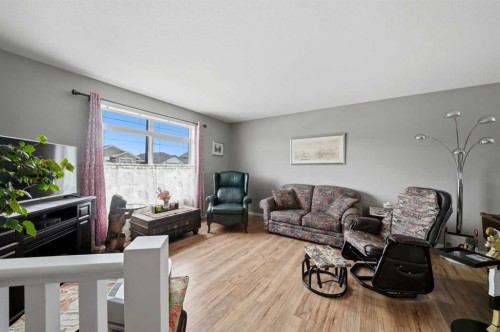 146 Truant Crescent, Red Deer, AB - Indoor Photo Showing Living Room