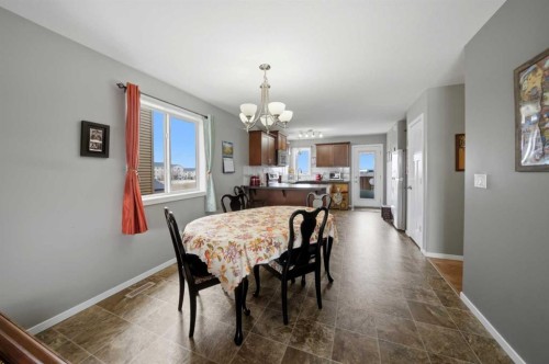 146 Truant Crescent, Red Deer, AB - Indoor Photo Showing Dining Room