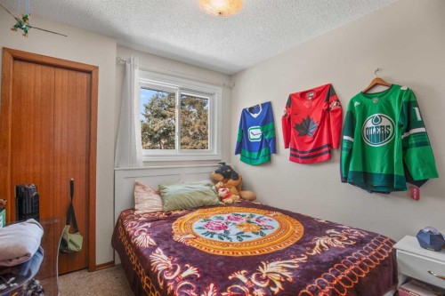 30 Greig Drive, Red Deer, AB - Indoor Photo Showing Bedroom