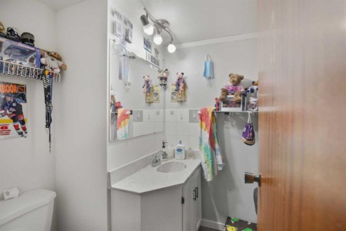 30 Greig Drive, Red Deer, AB - Indoor Photo Showing Bathroom