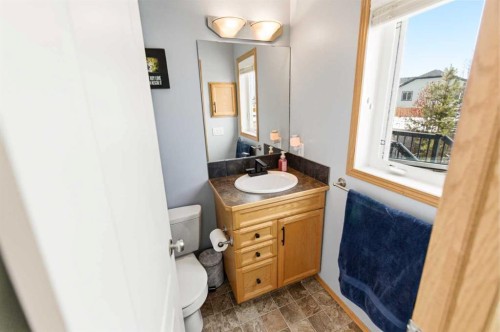22 Mcdougall Close, Penhold, AB - Indoor Photo Showing Bathroom