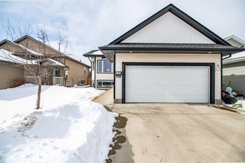 22 Mcdougall Close, Penhold, AB - Outdoor