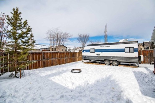 22 Mcdougall Close, Penhold, AB - Outdoor