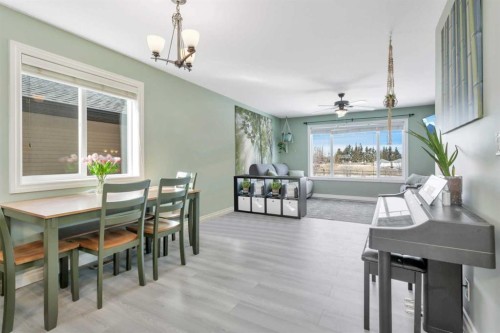 356 Kingston Drive, Red Deer, AB - Indoor Photo Showing Dining Room