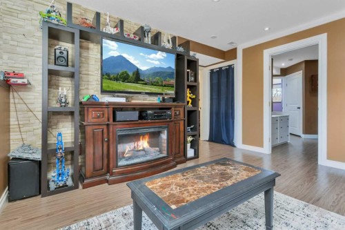 356 Kingston Drive, Red Deer, AB - Indoor Photo Showing Living Room With Fireplace