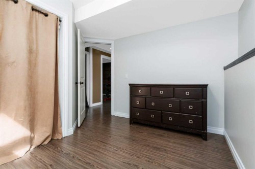 356 Kingston Drive, Red Deer, AB - Indoor Photo Showing Other Room