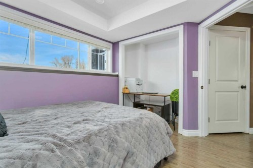 356 Kingston Drive, Red Deer, AB - Indoor Photo Showing Bedroom