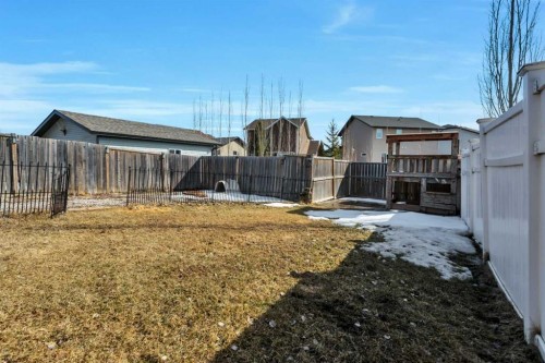 356 Kingston Drive, Red Deer, AB - Outdoor