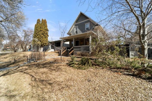 4821 52 Street  Camrose, AB T4V 1V2