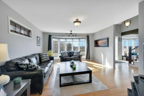 5317 50 Street, Bentley, AB - Indoor Photo Showing Living Room