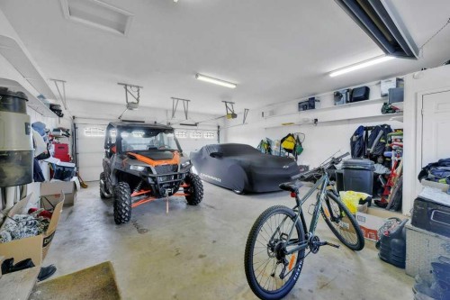 5317 50 Street, Bentley, AB - Indoor Photo Showing Garage