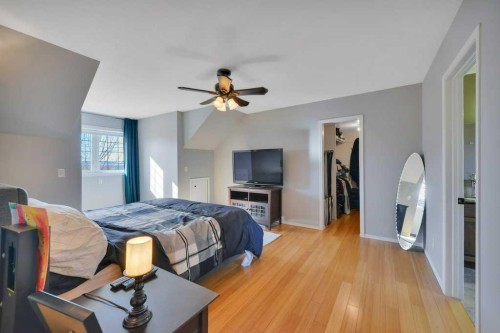 5317 50 Street, Bentley, AB - Indoor Photo Showing Bedroom