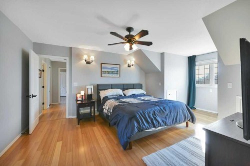 5317 50 Street, Bentley, AB - Indoor Photo Showing Bedroom