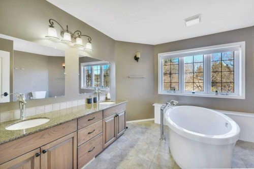 5317 50 Street, Bentley, AB - Indoor Photo Showing Bathroom