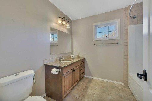 5317 50 Street, Bentley, AB - Indoor Photo Showing Bathroom