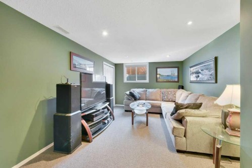 5317 50 Street, Bentley, AB - Indoor Photo Showing Living Room