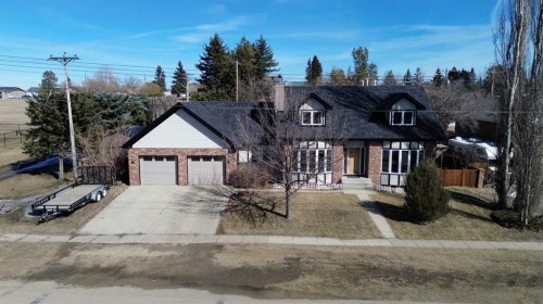 5317 50 Street, Bentley, AB - Outdoor