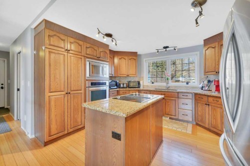 5317 50 Street, Bentley, AB - Indoor Photo Showing Kitchen