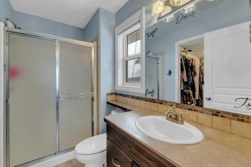5645 Panorama Drive, Blackfalds, AB - Indoor Photo Showing Bathroom