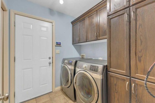 5645 Panorama Drive, Blackfalds, AB - Indoor Photo Showing Laundry Room