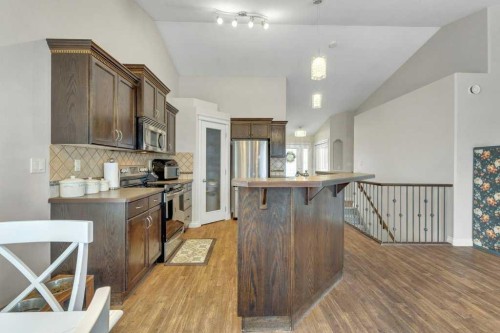 5645 Panorama Drive, Blackfalds, AB - Indoor Photo Showing Kitchen With Upgraded Kitchen