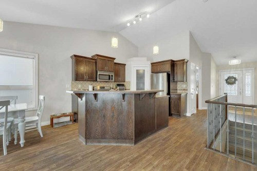 5645 Panorama Drive, Blackfalds, AB - Indoor Photo Showing Kitchen With Upgraded Kitchen
