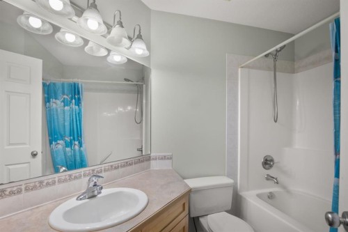 119 Ammeter Close, Red Deer, AB - Indoor Photo Showing Bathroom