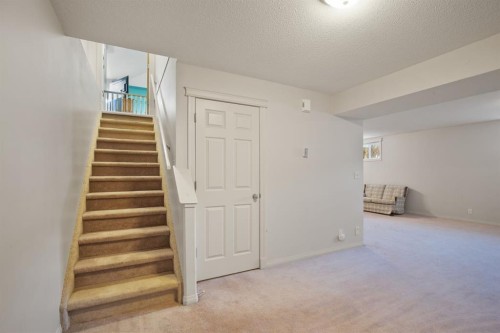 119 Ammeter Close, Red Deer, AB - Indoor Photo Showing Other Room