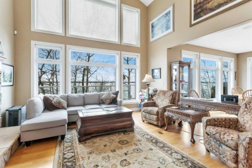 57-39408 Range Road 21, Rural Lacombe County, AB - Indoor Photo Showing Living Room