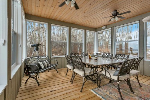 57-39408 Range Road 21, Rural Lacombe County, AB - Indoor Photo Showing Dining Room