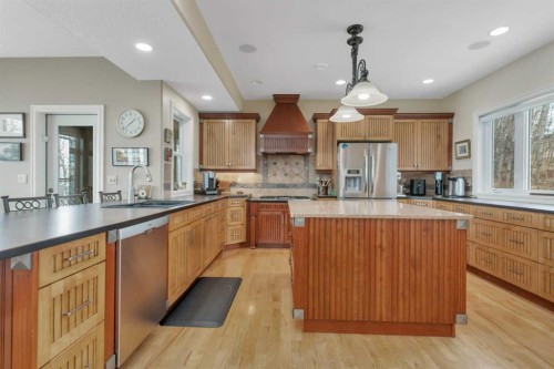 57-39408 Range Road 21, Rural Lacombe County, AB - Indoor Photo Showing Kitchen With Upgraded Kitchen
