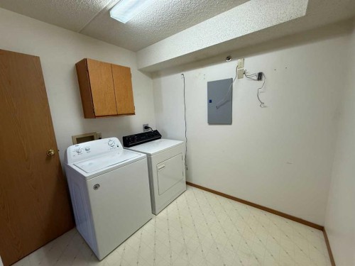 #206-5007 52 Avenue, Ponoka, AB 