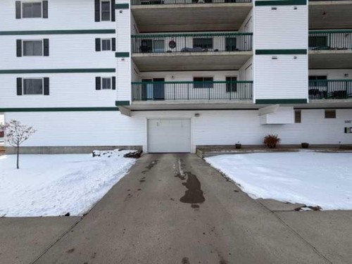 #206-5007 52 Avenue, Ponoka, AB 