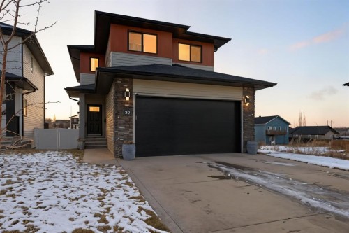 30 Palmer Circle  Blackfalds, AB T4M 0N7